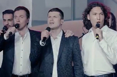 Солисты "Хора Турецкого" спели для медицинских работников