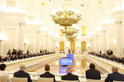 Дмитрий Азаров: внимание к предложениям регионов при разработке новых нацпроектов первостепенно