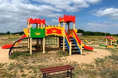 В селе Новотулка появилась современная детская площадка 