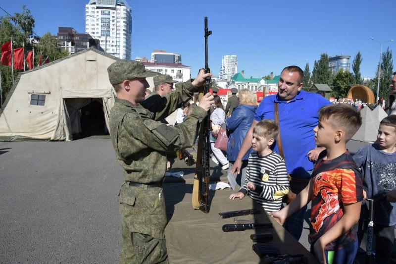 Интерактивный музей "Дорога истории - наша Победа" встретил первых посетителей