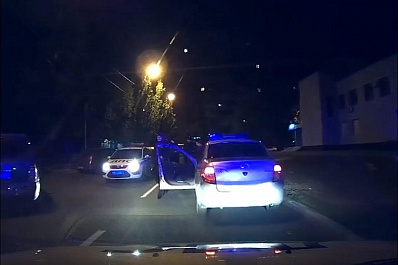 Пьяная мать с маленьким ребенком рассекала по ночному Тольятти за рулем автомобиля