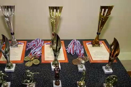 "Хрустальный башмачок", баскетбольный турнир и настоящие герои. Хорошие новости Волжского района