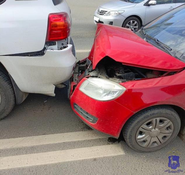 В Самаре 24 мая двух человек увезли в больницу после массового ДТП