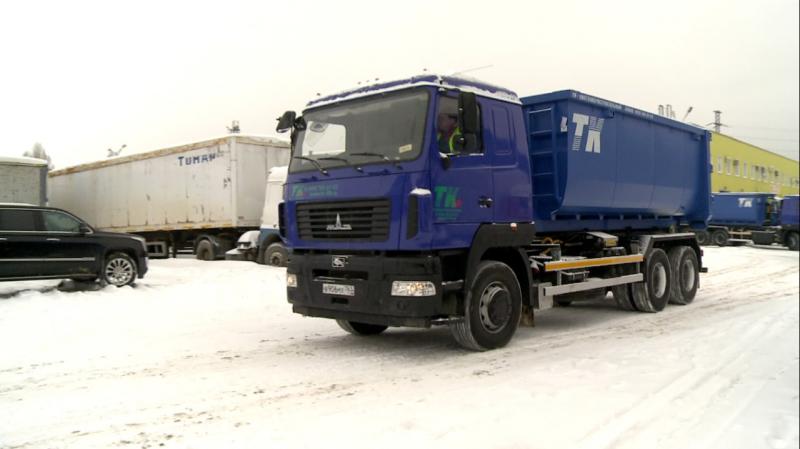 В Самарской области показали новую технику, которая будет возить мусор