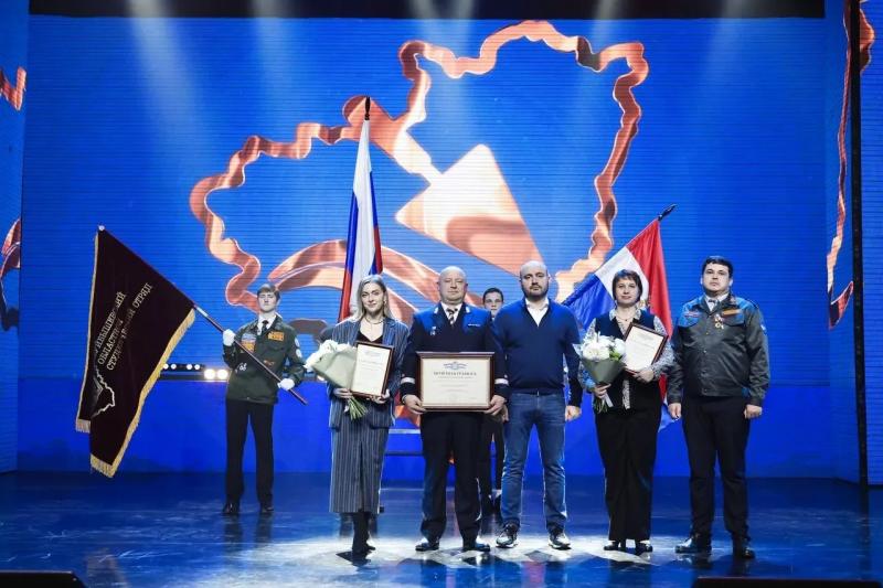 В Самаре губернатор Федорищев поздравил студотряды с закрытием III трудового семестра