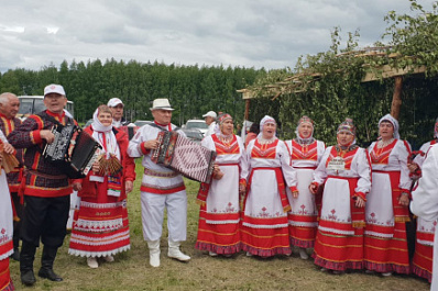 Самобытная культура, скачки и большой хоровод: в Самарской области проходит юбилейный чувашский праздник Акатуй