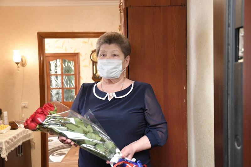 Губернатор Самарской области поздравил Героев Соцтруда с Первомаем