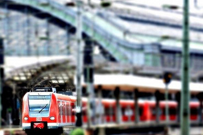 Теперь законно: пассажирам РЖД с верхних полок разрешили сидеть на нижних