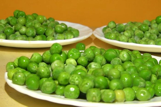 Выбираем замороженный зеленый горошек. Сохраняйте чек