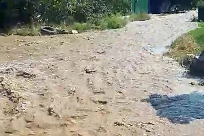 В Промышленном районе Самары из-за коммунальной аварии затопило погреба частного сектора 