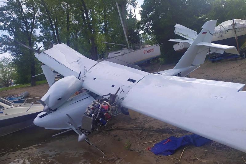 Потерпел крушение: в Самаре легкомоторный самолет перевернулся на воду при попытке взлета