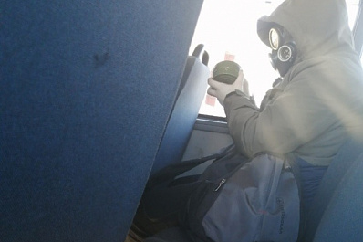Самарцы начали ходить в противогазах