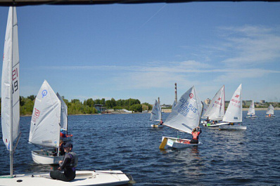 Сызранские спортсмены получили в подарок яхту