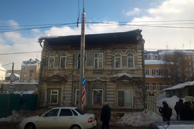 Без крыши над головой: жильцов дома на Водников расселят