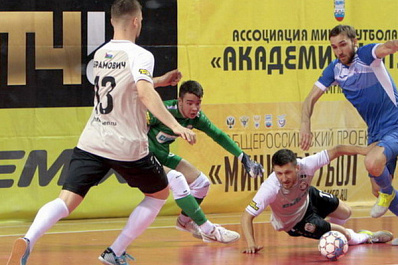 Клуб "Динамо-Самара" не смог выйти в полуфинал чемпионата российской Суперлиги по мини-футболу 