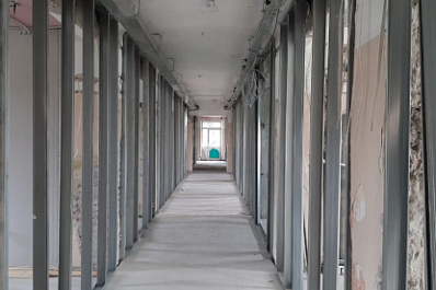 В детской поликлинике на Мехзаводе строители начали чистовую отделку 