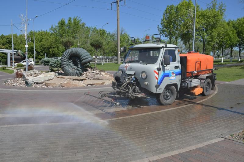 В Самаре из-за жары усилили полив дорог и аэрацию воздуха