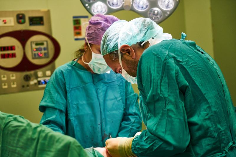 Хирурги спасли поражённую опухолью ногу пациентки в Новосибирске