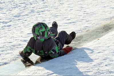 Осторожно, скользко!: из-за гололеда в Самарской области объявили желтый уровень опасности