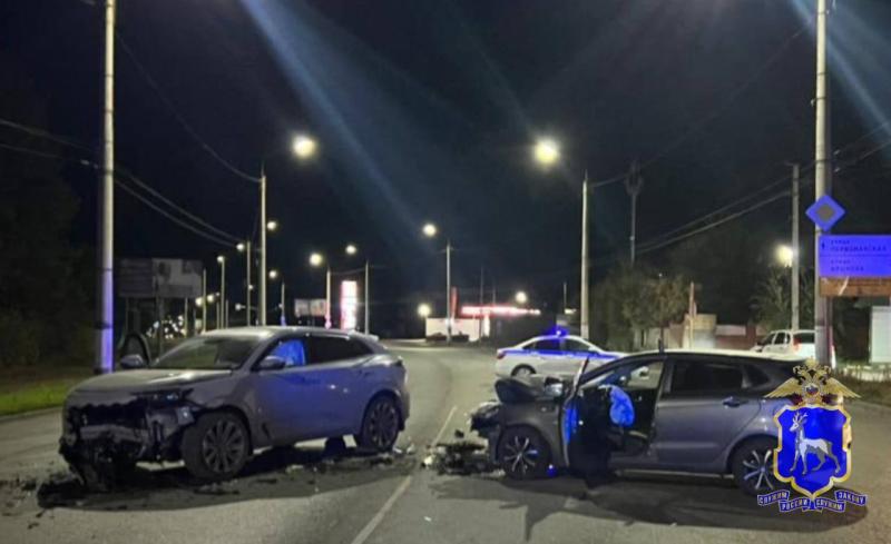В Самаре на Московском шоссе столкнулись четыре легковушки