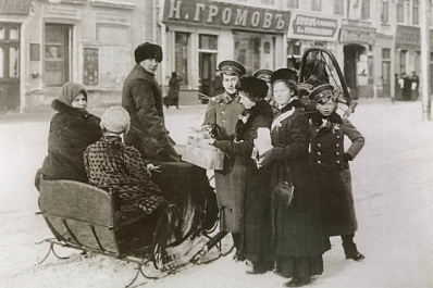 Ёлки, "Горе от ума" и театр-цирк: как отмечали Рождество и Новый год в Самаре больше века назад