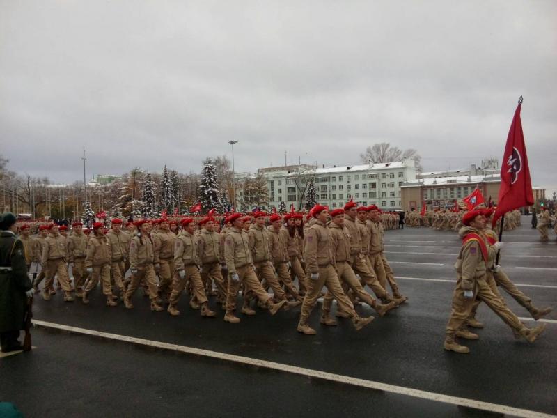 Парад проект. Военный парад. Всероссийский патриотический проект «парад памяти». Парад памяти 7. Парад 7 ноября 2014.