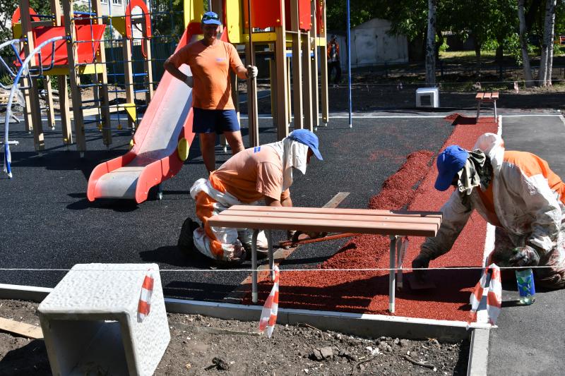 Дворы по нацпроекту благоустраивают с опережением