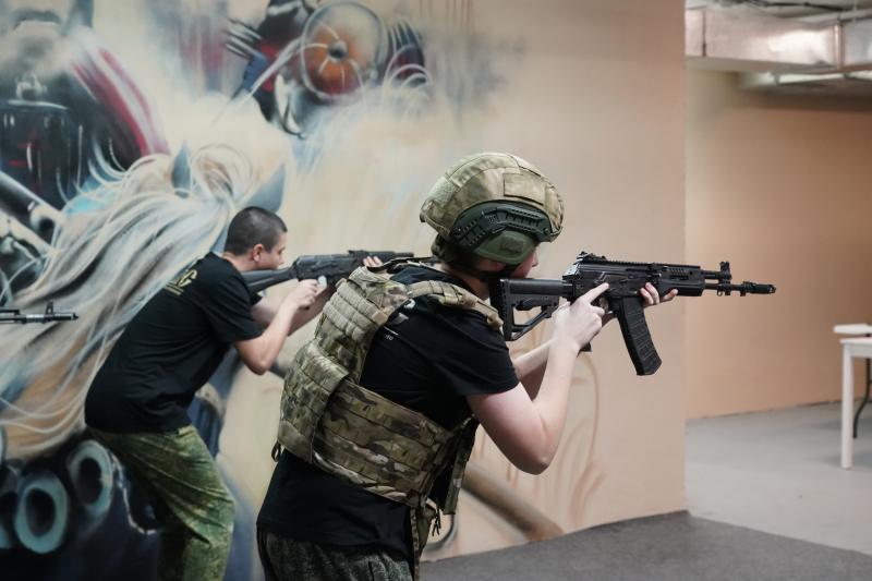 Многозадачность Максима: ветеран СВО готовит молодежь к армейской жизни