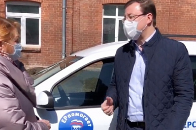 Дмитрий Азаров лично передал ключи от LADA Largus Cross Самарской горполиклинике № 13