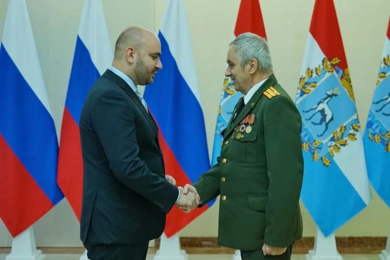 В Самаре губернатор Федорищев вручил государственные награды жителям региона