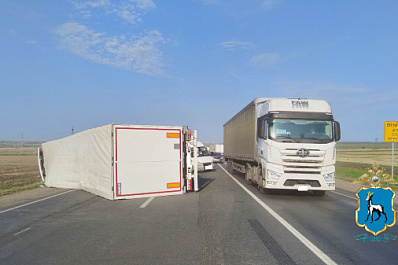 Пострадали трое: 30 августа в Самарской области фура столкнулась с "Газелью"