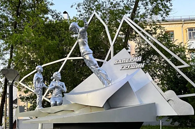 "Прости, Валерий, своих бывших друзей, которые разменяли твоё славное имя на деньги": Виктор Сойфер написал открытое письмо своему другу Валерию Грушину