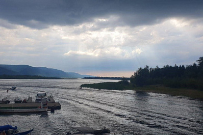 Самарскую область накрыл ливень и град