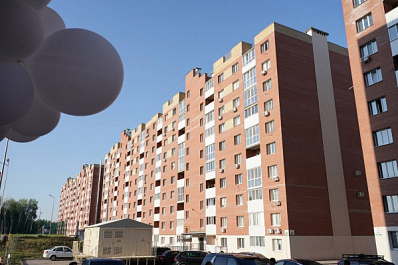 Дети-сироты получили ключи от своих квартир в Самаре