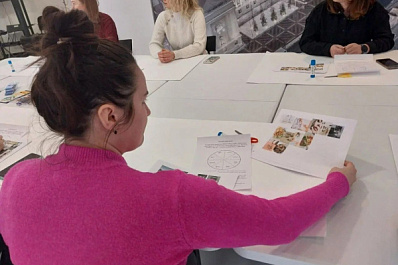 "Хочу справиться с тревогой": матери и жены участников СВО встретились с психологом