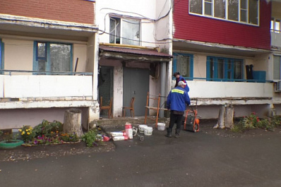 В селе Кинель-Черкассы обновили входную группу многоквартирного дома