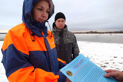 Выходить на лёд опасно: в Самарской области реки и озёра с начала ноября патрулируют специалисты