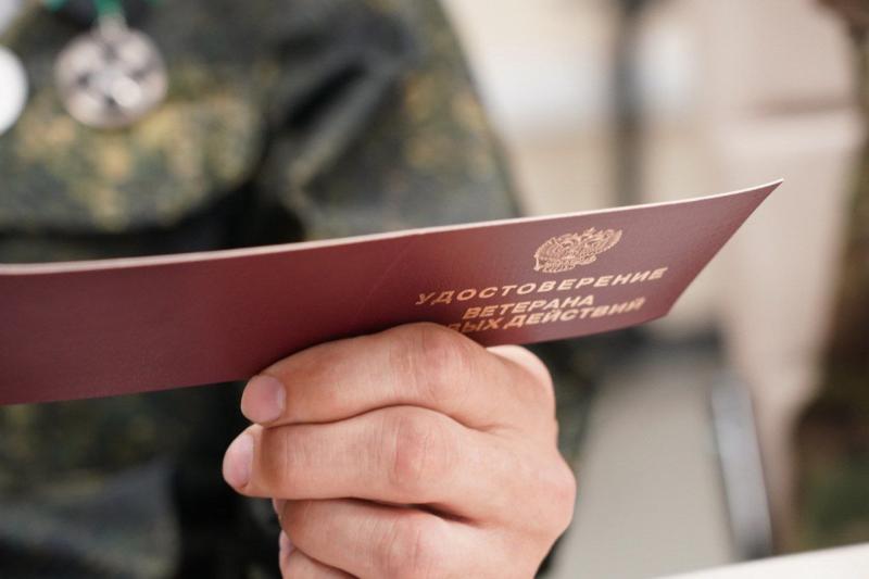 Ветеран СВО Павел Кудаков провел урок мужества в самарской школе № 110