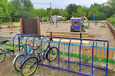 В Ставропольском районе завершаются работы по благоустройству двора 