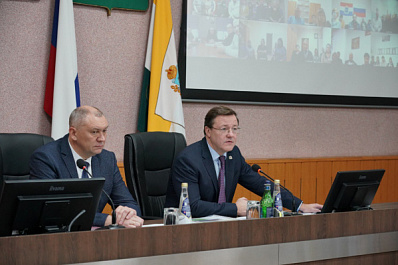 "Мы должны чувствовать ответственность за людей, родную землю, за нашу великую Родину": Дмитрий Азаров обсудил с жителями Сергиевского района вопросы развития