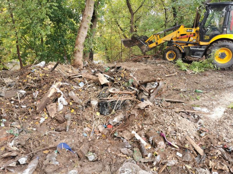 В Самаре с озера возле Ботанического сада вывезли более 130 тонн мусора