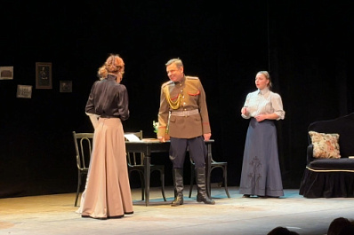 В театре "Самарская площадь" прошла премьера спектакля "Три сестры"