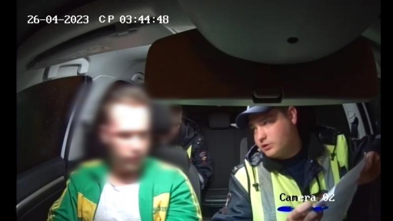В Тольятти пьяный водитель Porsche Panamera, уходя от погони, протаранил патрульный автомобиль