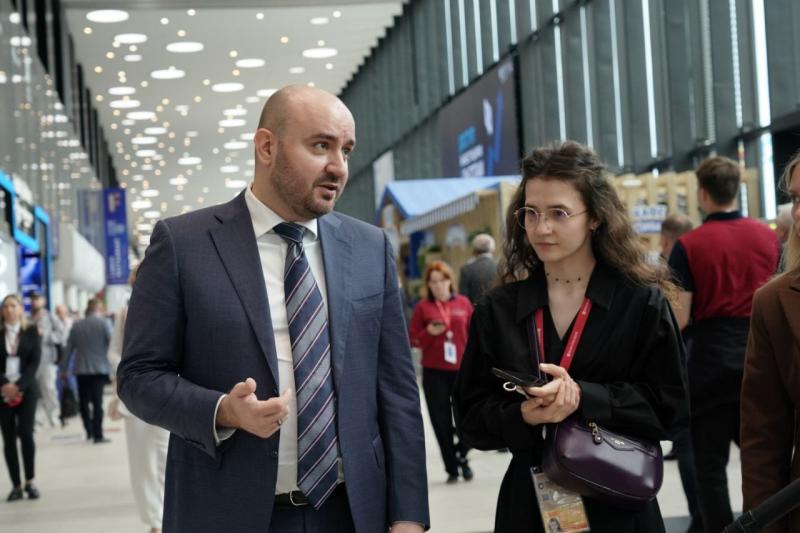 "Крылья Советов" или "Акрон": Вячеслав Федорищев рассказал, за какой футбольный клуб болеет