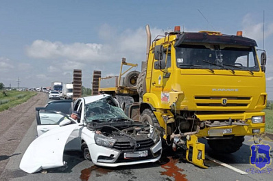 В Волжском районе столкнулись LADA Vesta и КамАЗ