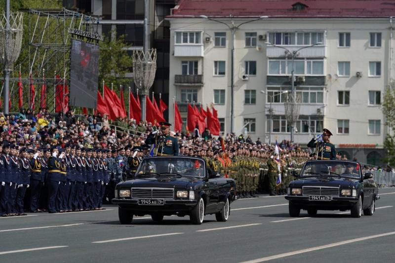 Уникальная техника и полные трибуны: как в Самаре прошел Парад Победы