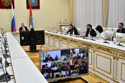 На поддержку малоимущих в форме соцконтракта в 2021 году направят 1,048 млрд рублей