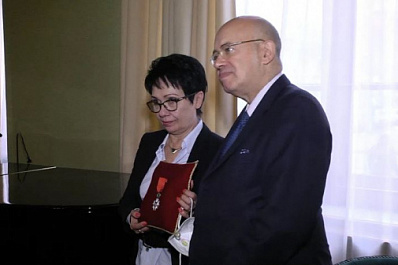 Семье первого президента "Альянс Франсез" в Самаре Игоря Вершинина вручили орден Почётного легиона