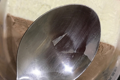 Жительница Тольятти едва не проглотила осколок, который находился в мороженом