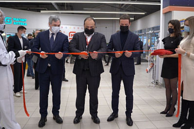 "Магнит" открыл в Самаре уникальный супермаркет в космическом стиле